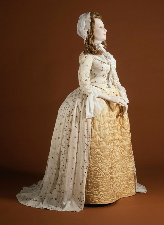 Woman's Robe à l'anglaise