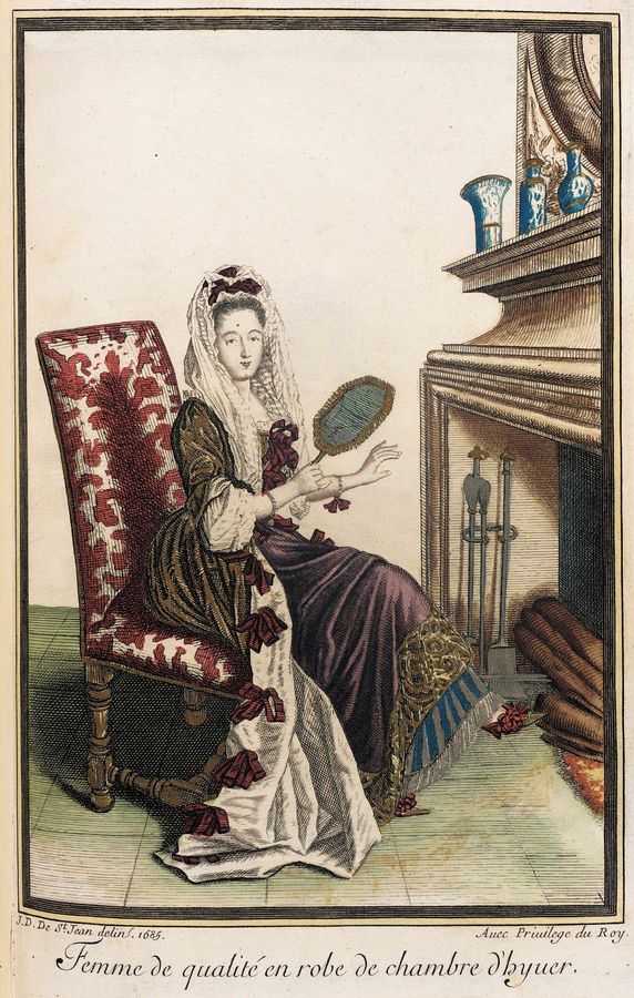 Recueil des modes de la cour de France, ' Femme de Qualité en Robe de Chambre d ' Hyuer '