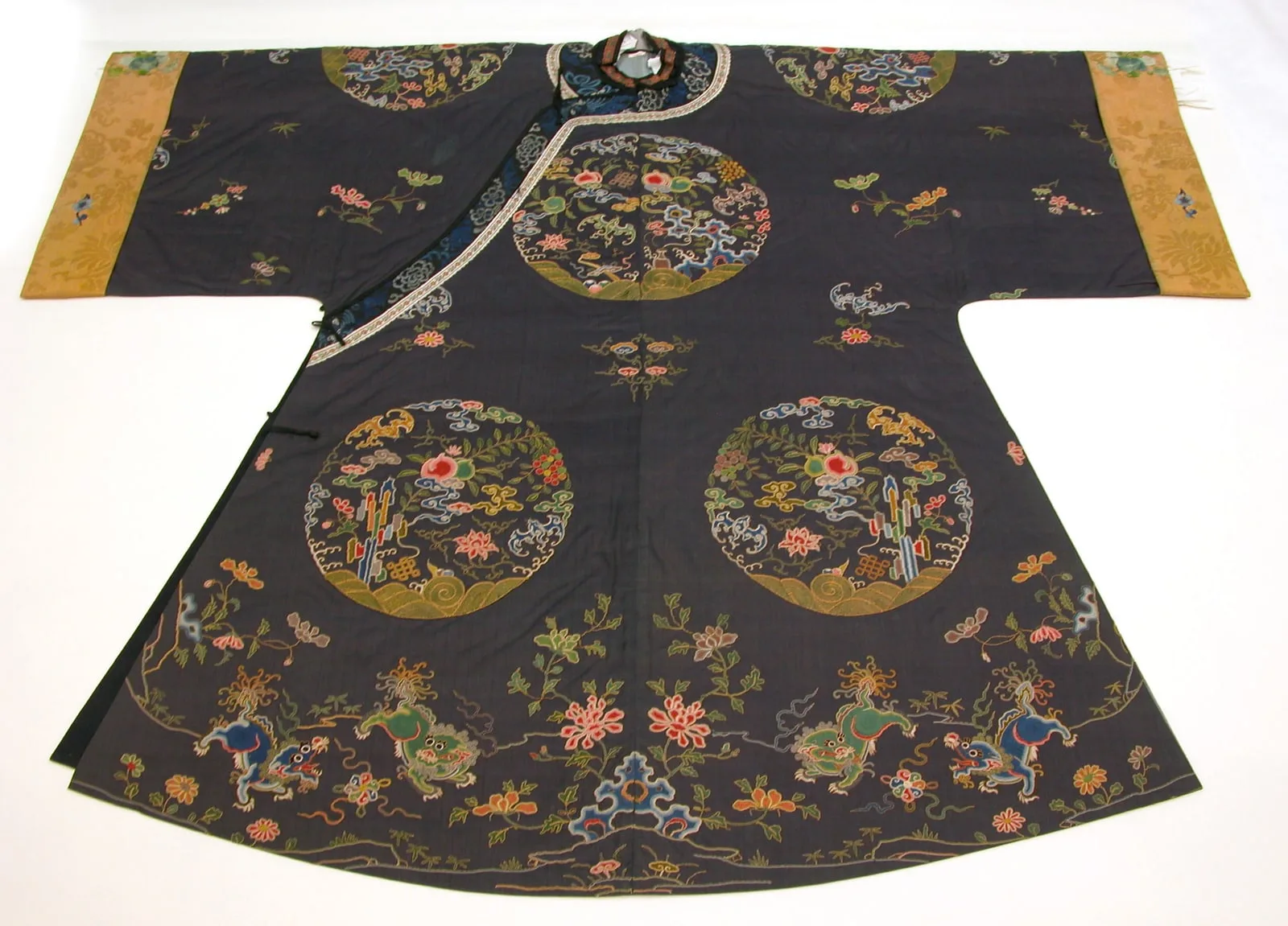 Woman's Informal Robe with Garden Roundels
