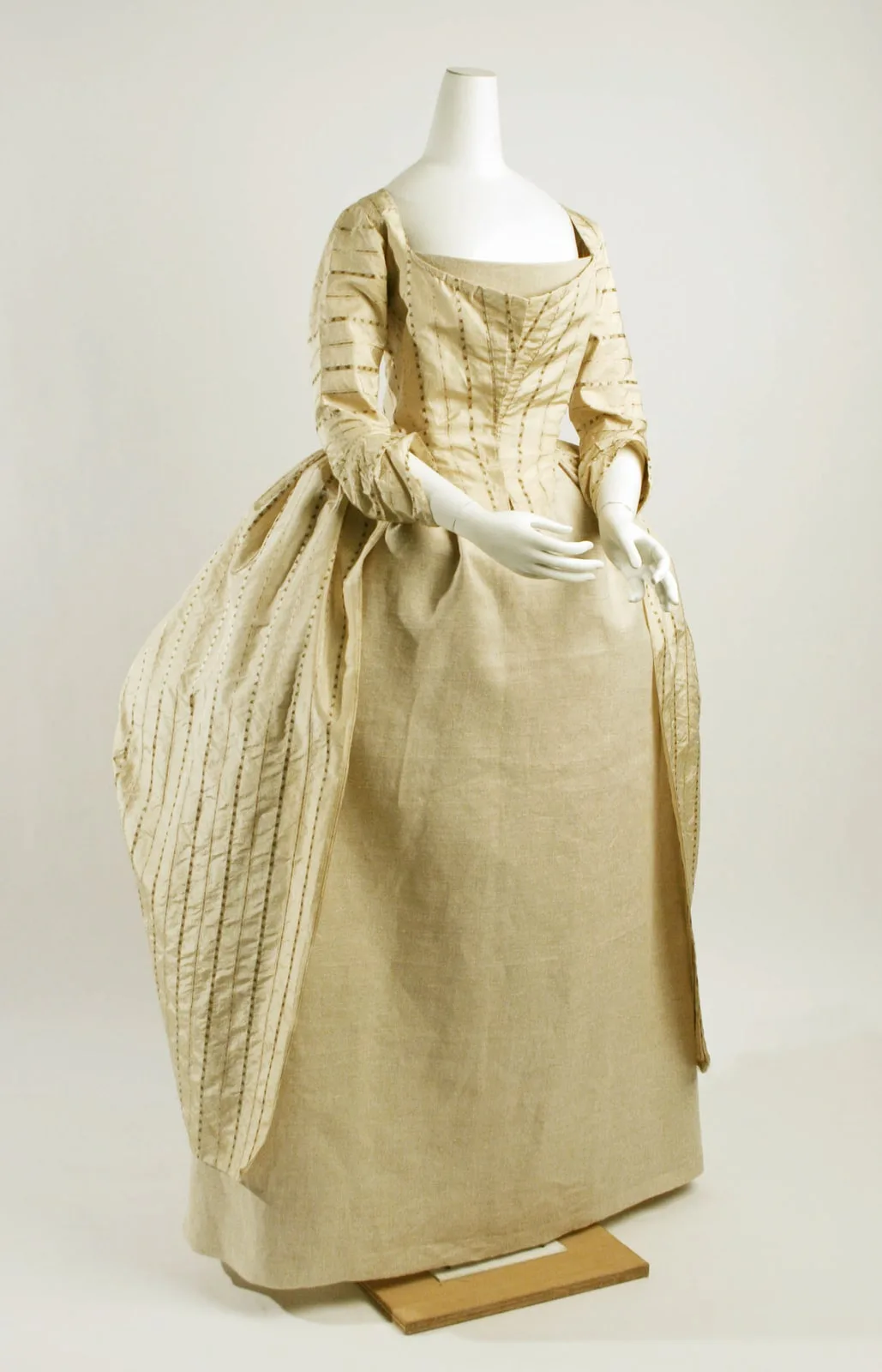 Robe à la Polonaise
